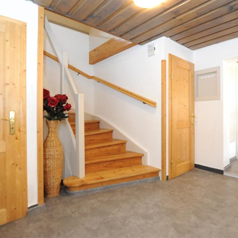 Chalet Gloria - Doppel- und Mehrbettzimmer - Familienzimmer mit Gemeinschaftsbad - 21