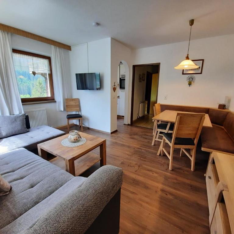 Ferienwohnungen Rieder - Apartment mit 2 Schlafzimmern und Balkon - 10