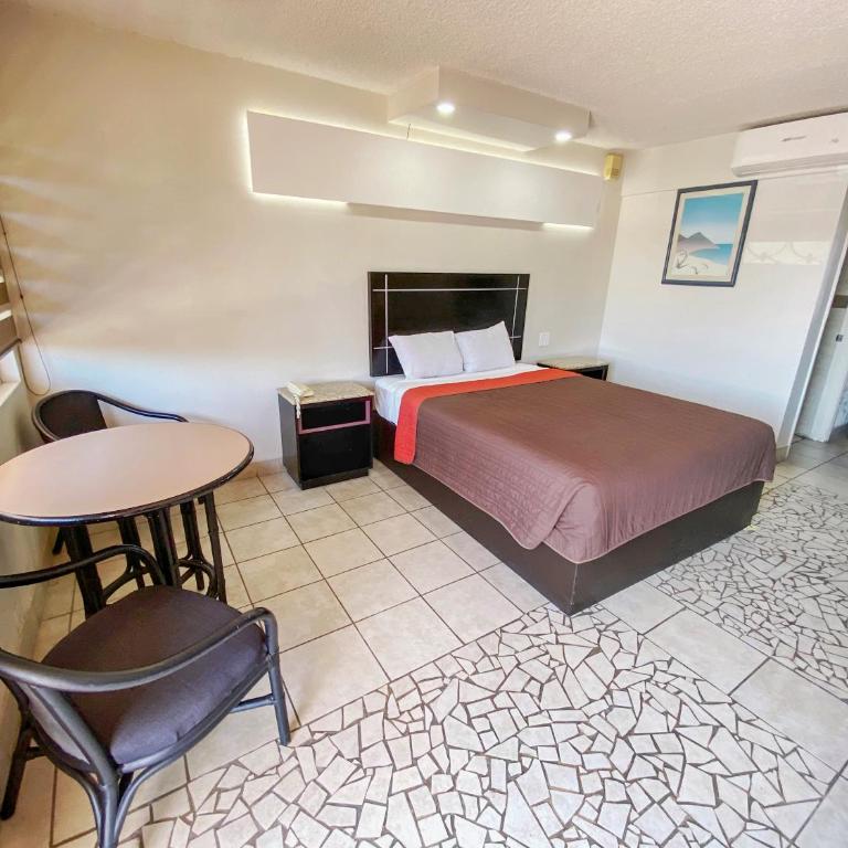 Motel Reno - Queen Room - 8