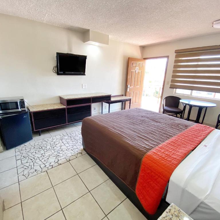 Motel Reno - Queen Room - 6