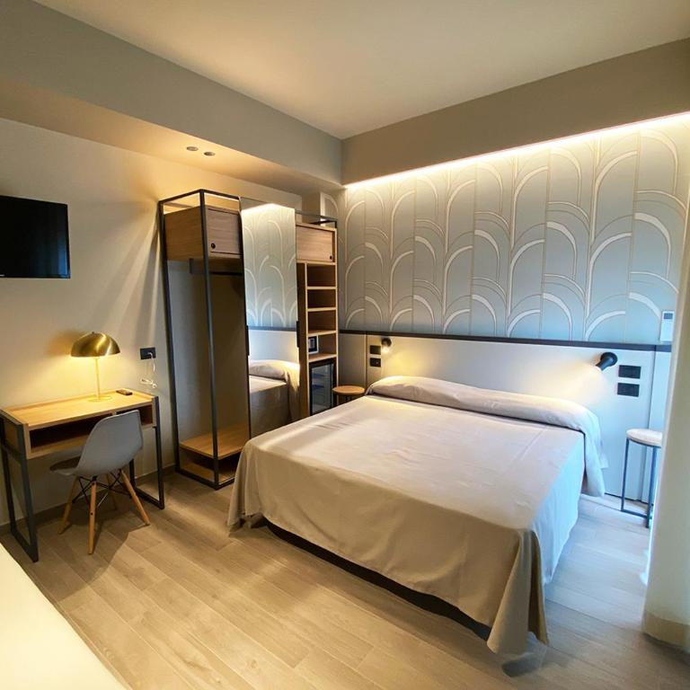 Hotel President - Bianchi Hotels - Camera Matrimoniale Deluxe con Balcone - 1