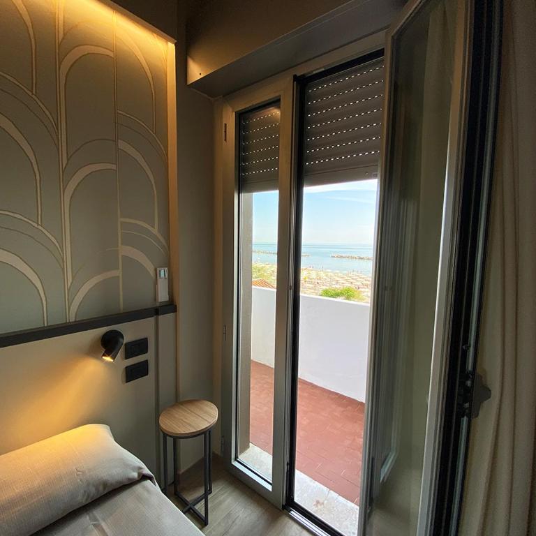 Hotel President - Bianchi Hotels - Camera Quadrupla Deluxe con Vista Mare - 2