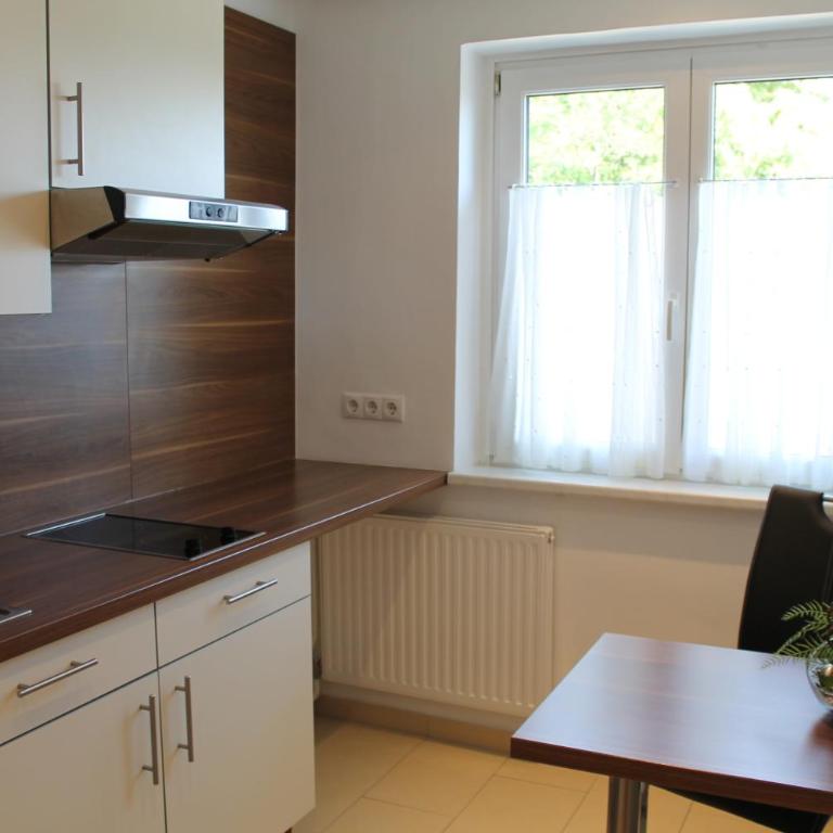 Pension Steinbichler - Apartments und Zimmer Check in 24-7 - Zweibettzimmer mit Balkon - 2