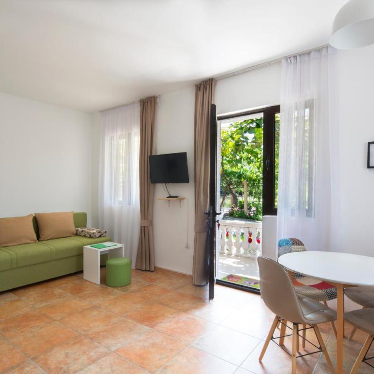 Apartments Al Parma - Studio sa Terasom - 4