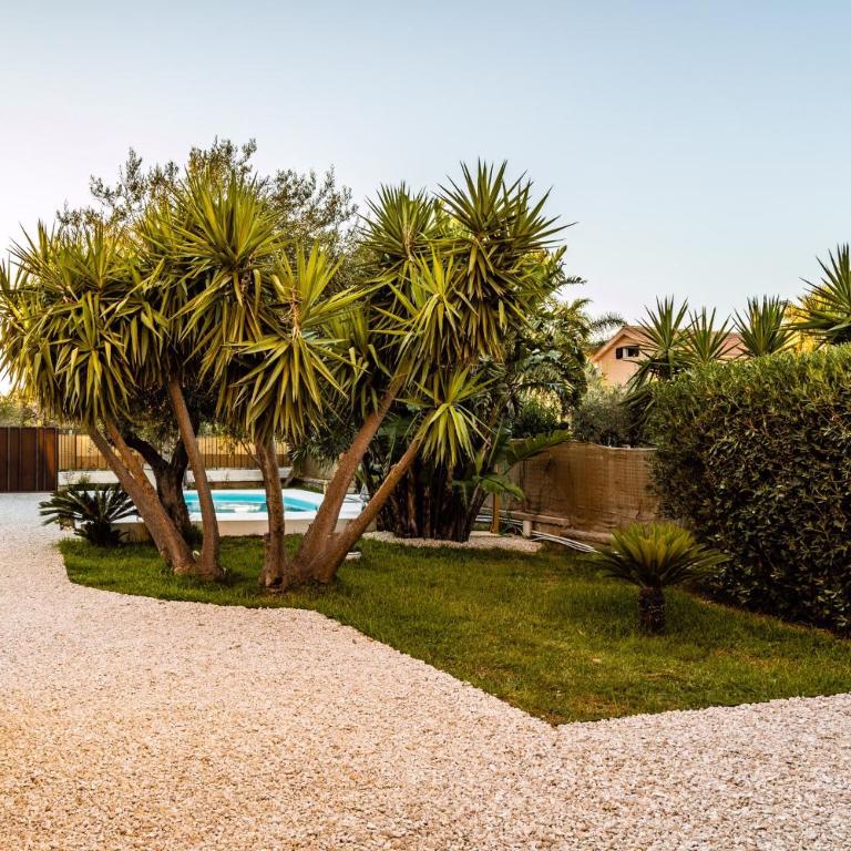 Villa Bienvenue - Three-Bedroom Villa - 17