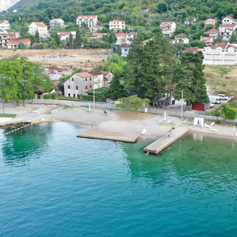 Beachfront House Jovan - Vacation Home - 4