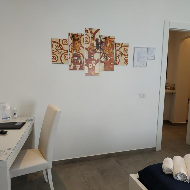 Palazzo Verdi Holiday Viterbo - Camera Quadrupla con Bagno Privato - 2