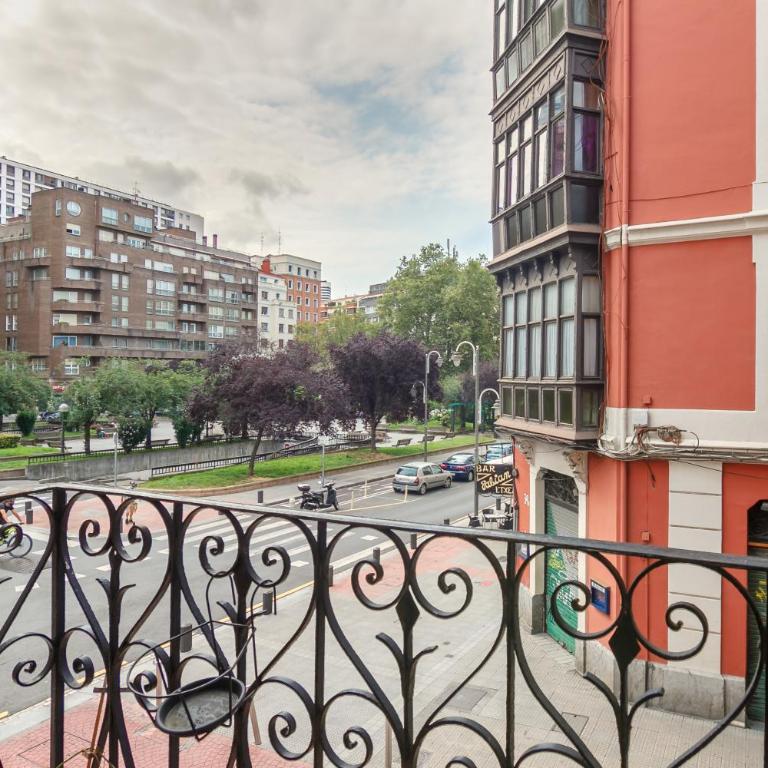 Muy Luminoso a 5 min del centro de Bilbao - One-Bedroom Apartment - 3