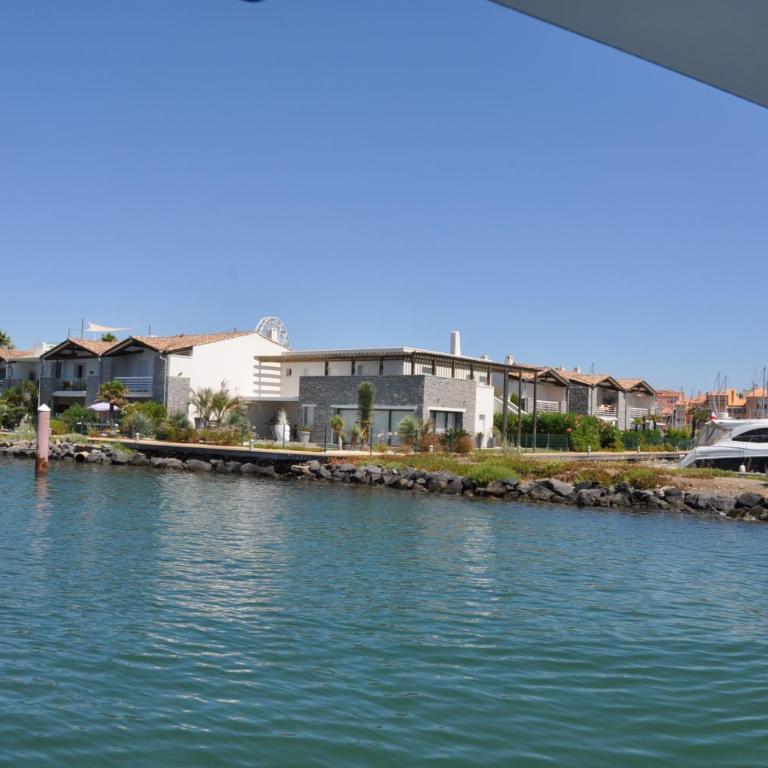 Mandana - Three-Bedroom Apartment - 50