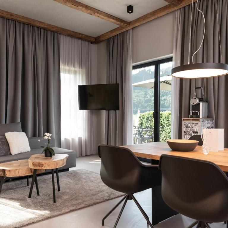 GOING TRIPLE A apartments EAST - Superior Apartment mit Terrasse und Whirlpool-Badewanne - 8