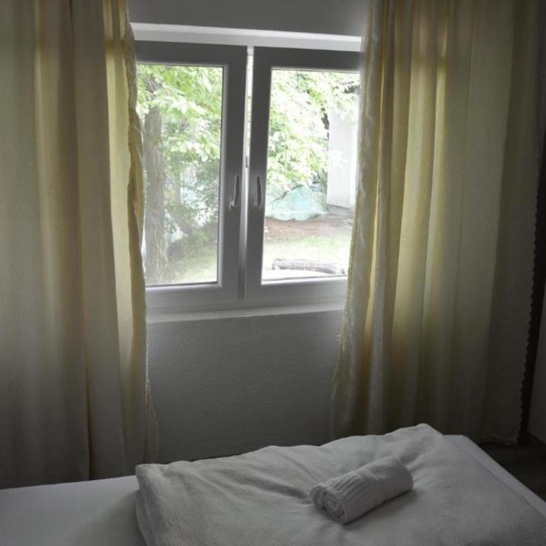 Una Rosa Hostel - Double Room with Lake View - 10