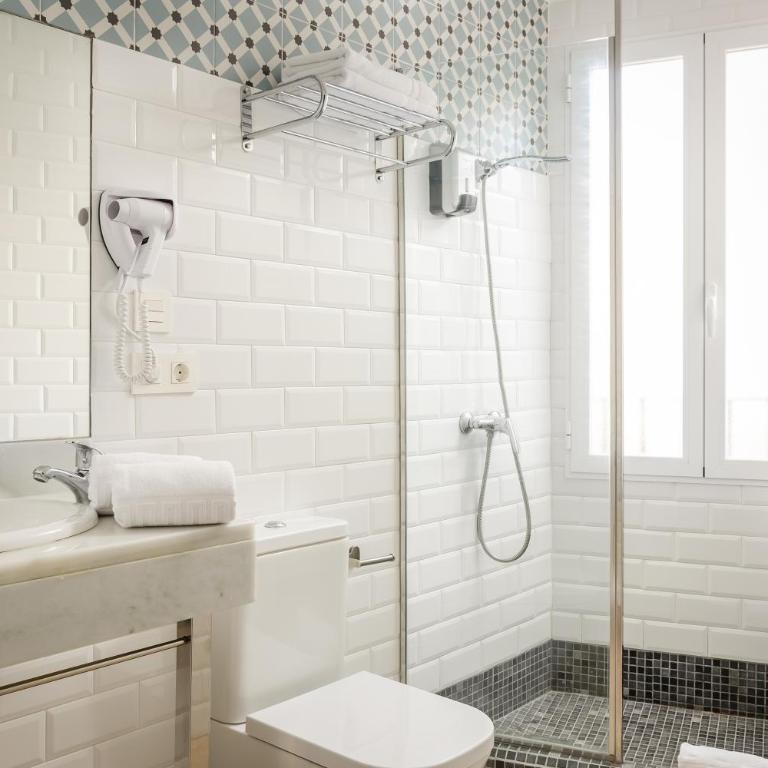 YIT Casablanca - Triple Room - 5