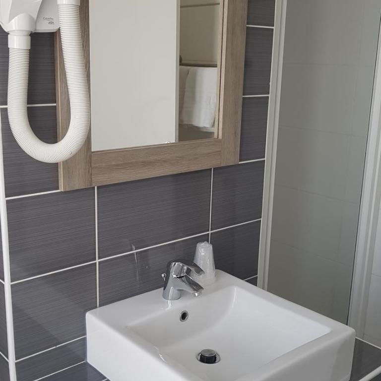Hotel Cosmos - Chambre Double Standard - 3