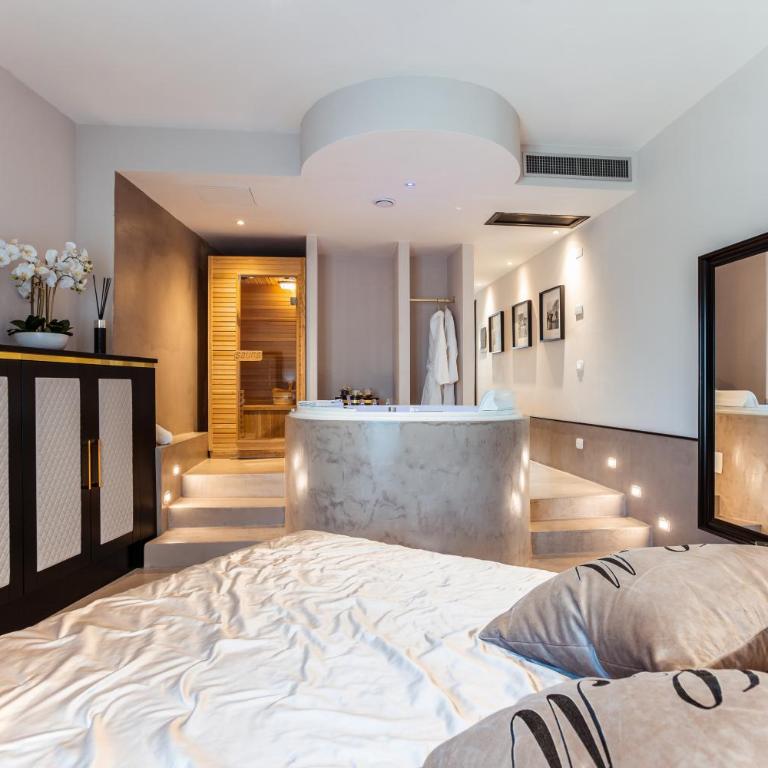 La Locanda Del Conte Mameli - Boutique Hotel & Suite SPA - Suite Familiare con Vasca Idromassaggio - 5