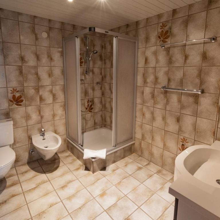 Hotel Garni Brigitte - Two-Bedroom Apartment with Balcony (4 Adults) - 4