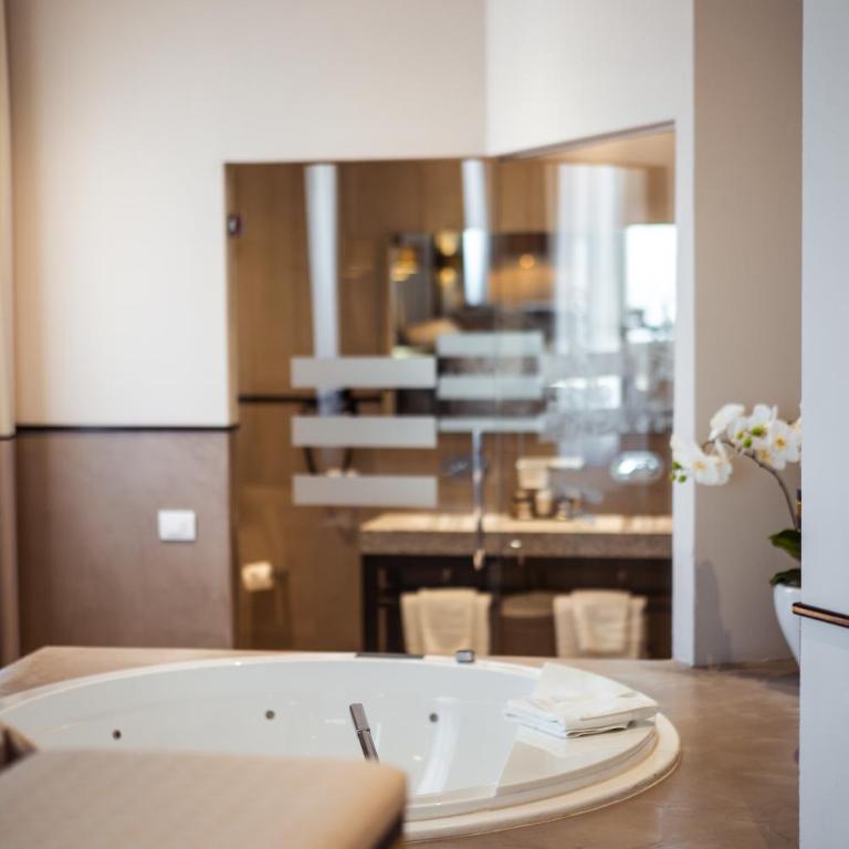 La Locanda Del Conte Mameli - Boutique Hotel & Suite SPA - Suite Queen con Vasca Idromassaggio - 4