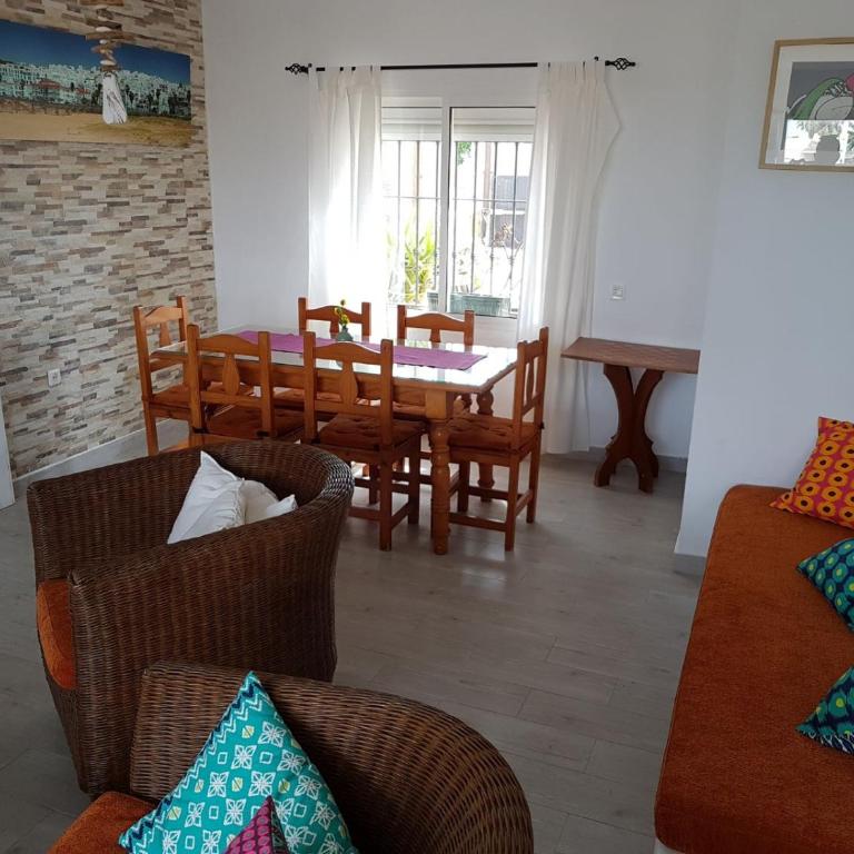 Casa Víctor 50 metros de la playa - Three-Bedroom Townhouse - 5