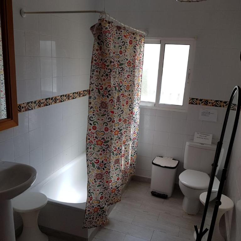Casa Víctor 50 metros de la playa - Three-Bedroom Townhouse - 8
