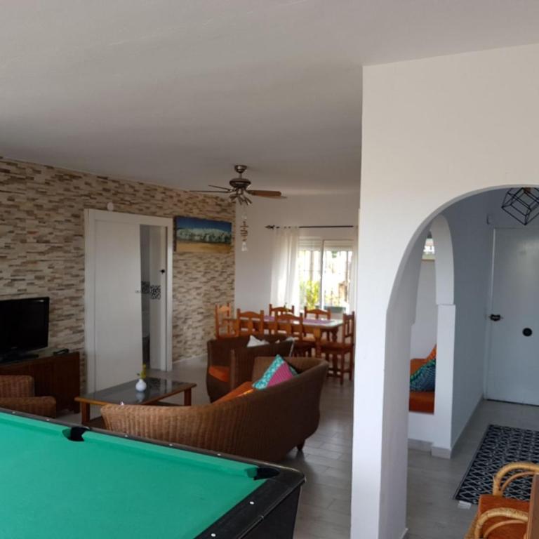 Casa Víctor 50 metros de la playa - Three-Bedroom Townhouse - 19