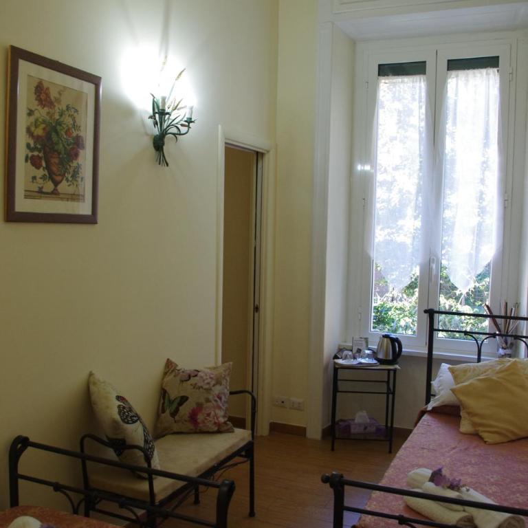 Tucci's Roma Guest House - Camera Quadrupla con Bagno Privato - 13
