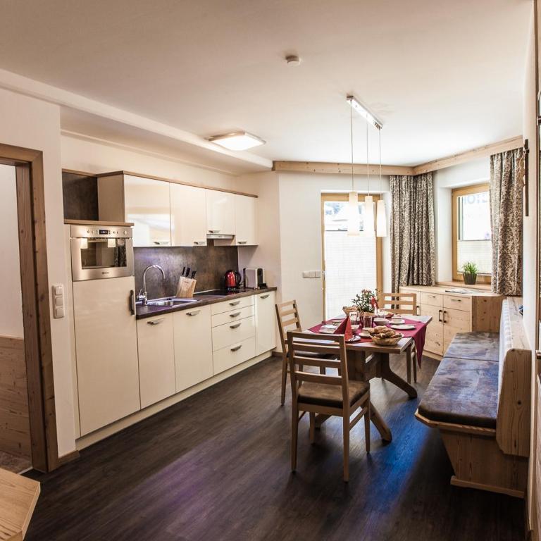 Schönblick Appartements - Deluxe Apartment - 2