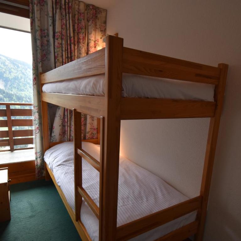 VAUJANYLOCATIONS - Cochette II Apt 15 - Appartement 3 Chambres - 12