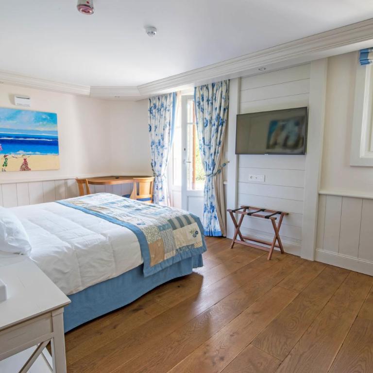 Villa Cécile - Chambre Double/Lits Jumeaux Côté Piscine - 2