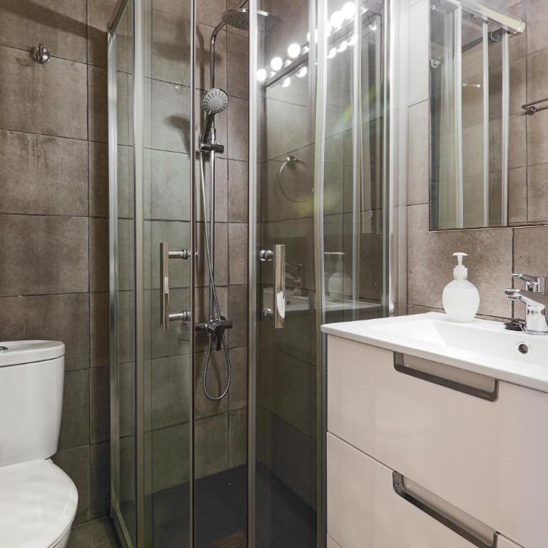 Be Barcelona Eixample Universidad - Three-Bedroom Apartment - Valencia, 184 - 9