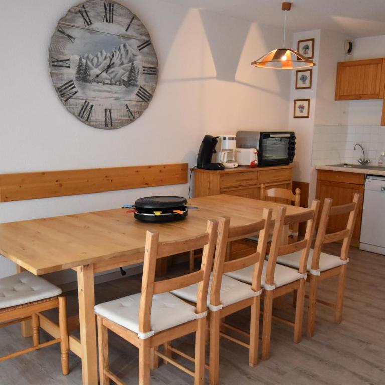 VAUJANYLOCATIONS - Cochette II Apt 15 - Appartement 3 Chambres - 6