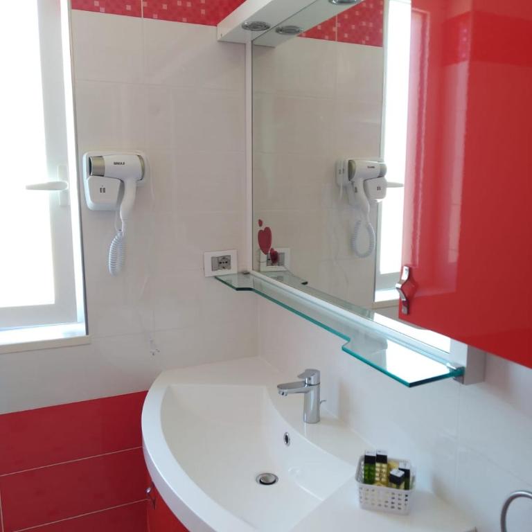 PiGreco - Camera Matrimoniale con Bagno Privato - 9