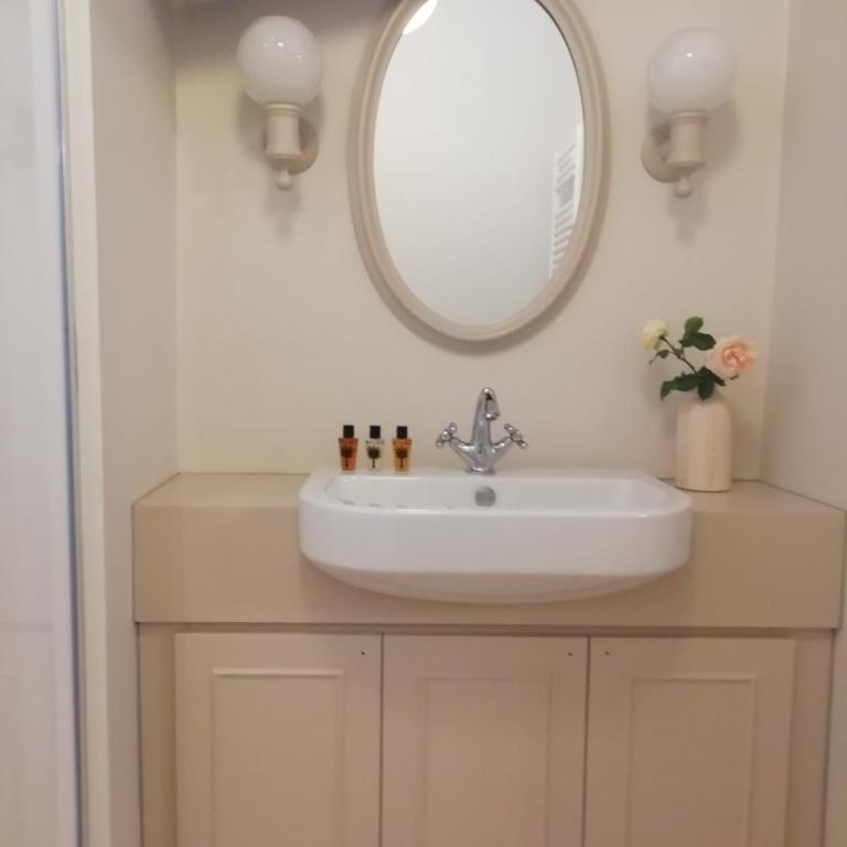 Montauto Suites - Camera Matrimoniale con Bagno Privato - 6