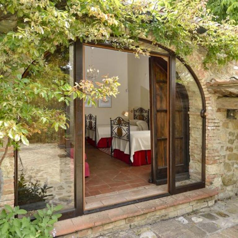 Montauto Suites - Camera Familiare con Bagno Privato - 4