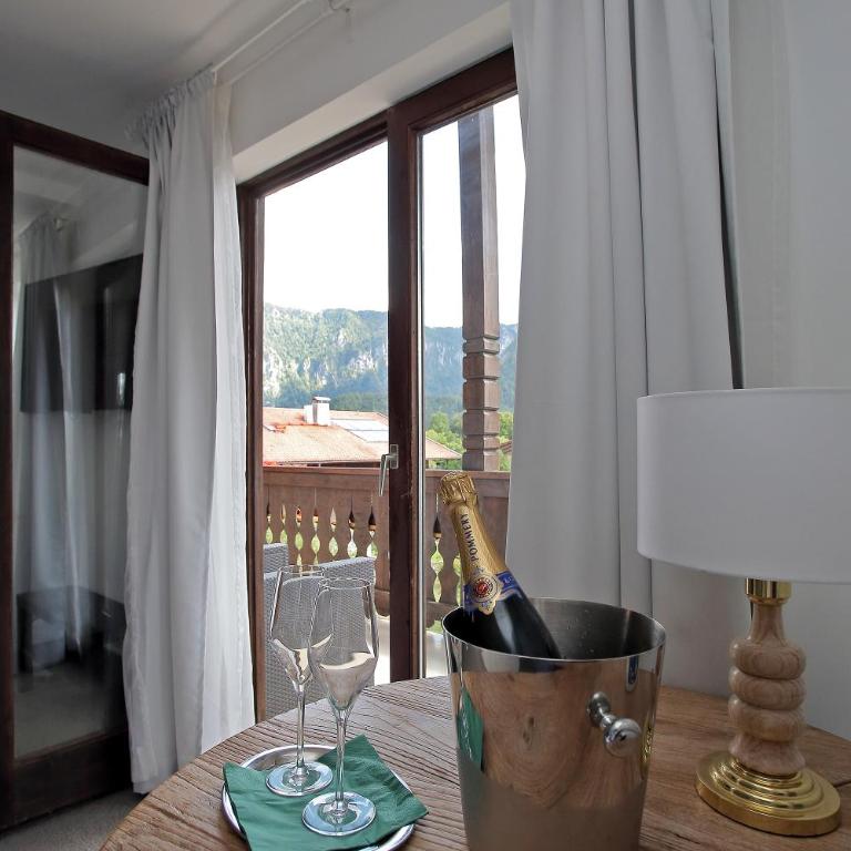 Hardi's Hotel - Superior Doppelzimmer mit Balkon - 8