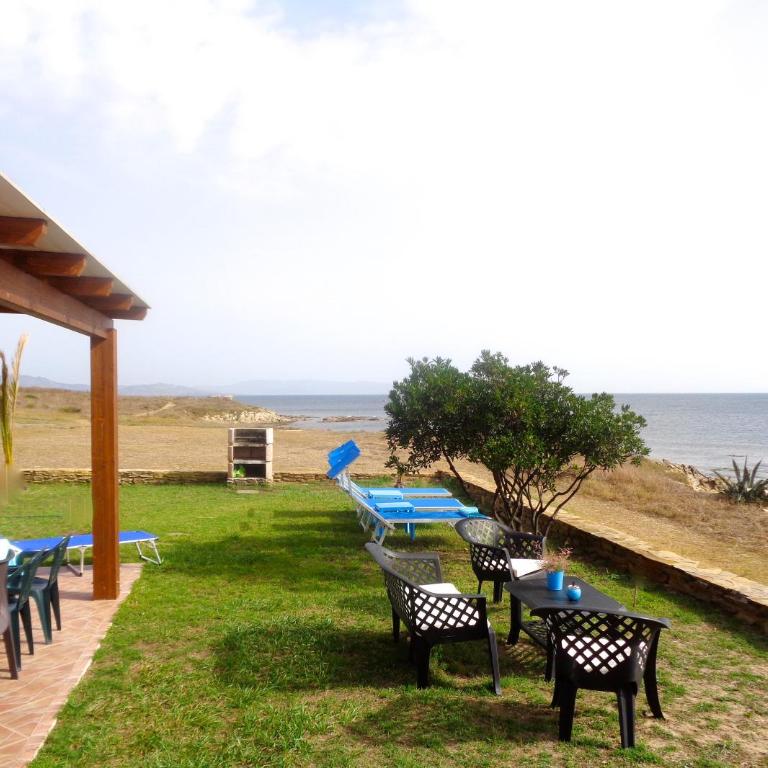 LES PIEDS DANS L EAU - Three-Bedroom House - 10