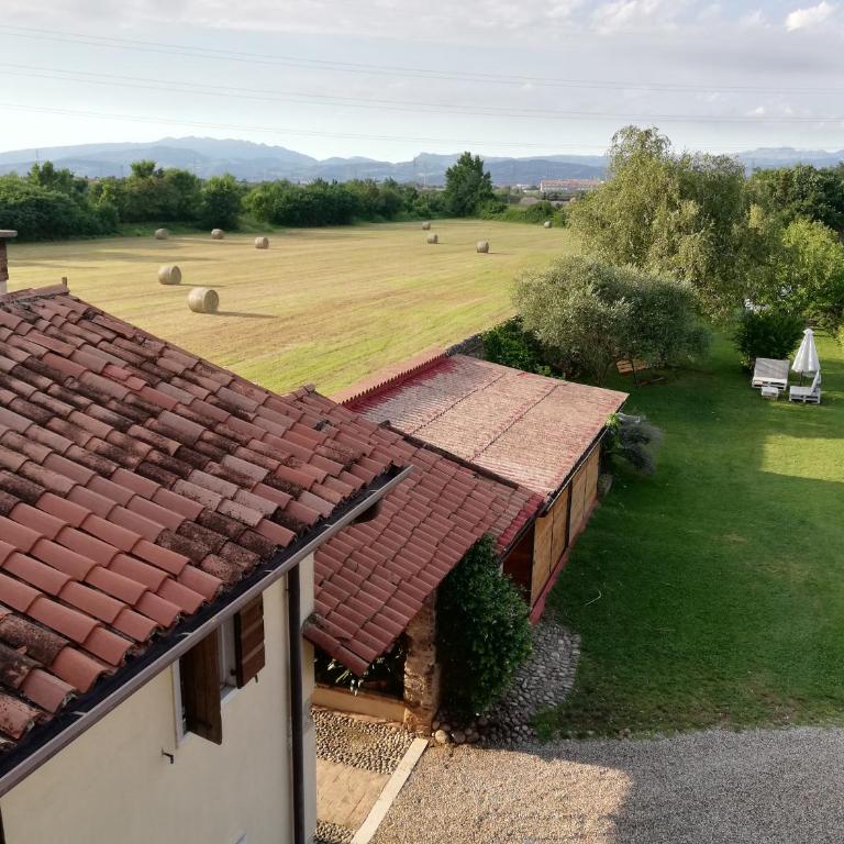 Appartamento RESIDENZA LA CORTE Verona piano terra con piscina, plateatico e giargino - Appartamento con 2 Camere da Letto - 24