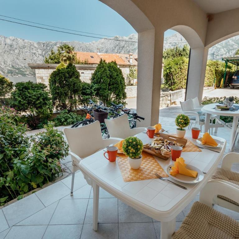 Apartments Ćosović - One-Bedroom Apartment with terrace and sea view (4 Adults) - 5