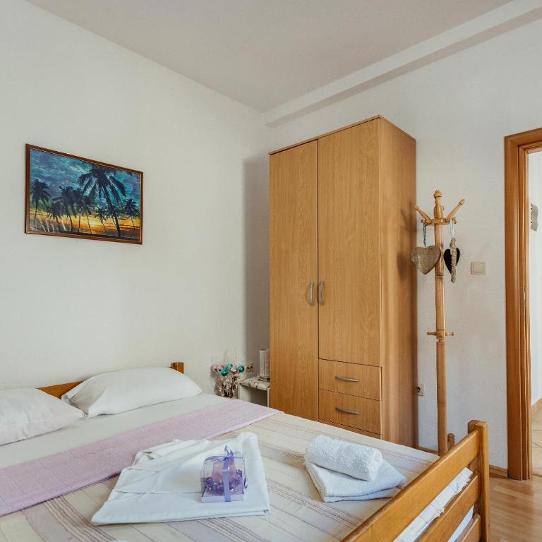 Apartments Ćosović - One-Bedroom Apartment with Terrace and Sea View (3 Adults) - 18