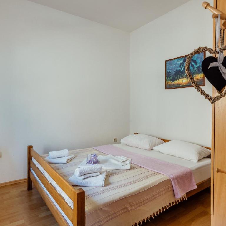 Apartments Ćosović - One-Bedroom Apartment with Terrace and Sea View (3 Adults) - 20