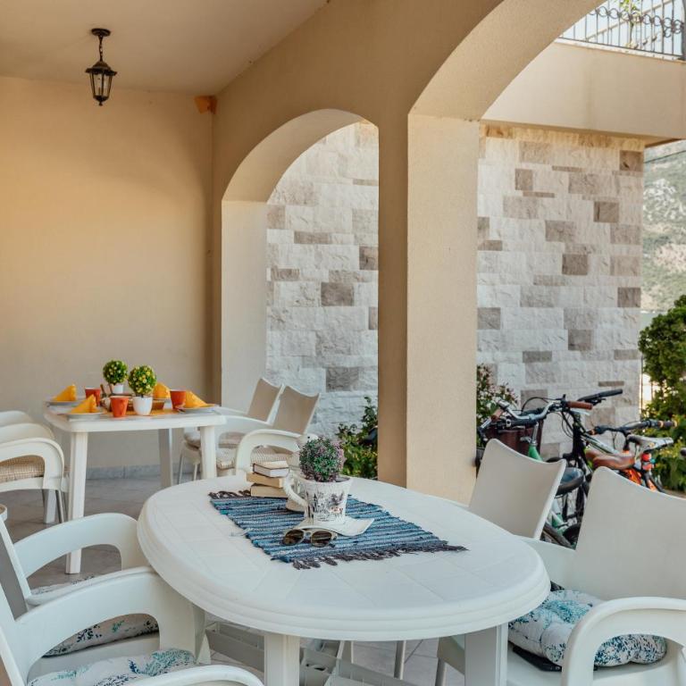 Apartments Ćosović - One-Bedroom Apartment with terrace and sea view (4 Adults) - 2