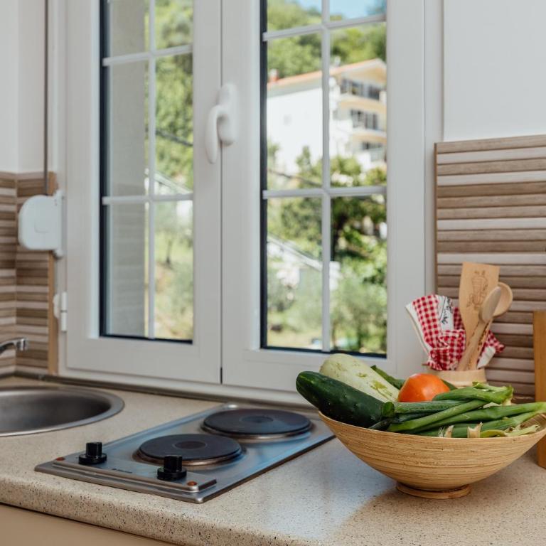 Apartments Ćosović - Two-Bedroom Apartment with Sea View (4 Adults) - 6