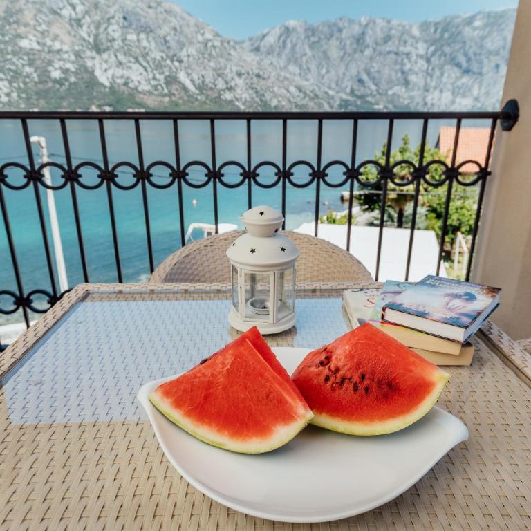 Apartments Ćosović - Two-Bedroom Apartment with Sea View (2-5 Adults) - 1
