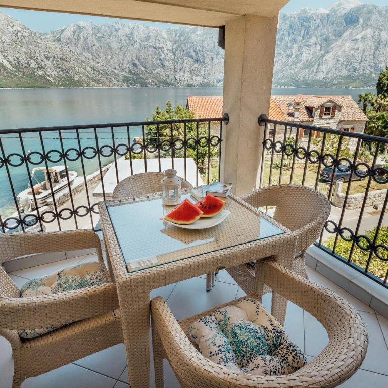 Apartments Ćosović - Two-Bedroom Apartment with Sea View (2-5 Adults) - 6