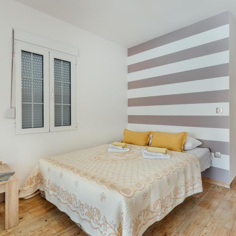 Apartments Ćosović - Two-Bedroom Apartment with Sea View (2-5 Adults) - 12