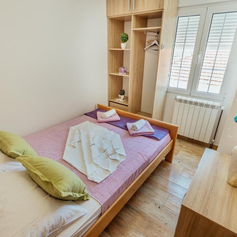 Apartments Ćosović - Two-Bedroom Apartment with Sea View (2-5 Adults) - 19