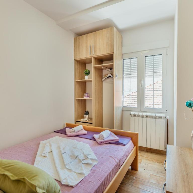 Apartments Ćosović - Two-Bedroom Apartment with Sea View (2-5 Adults) - 20