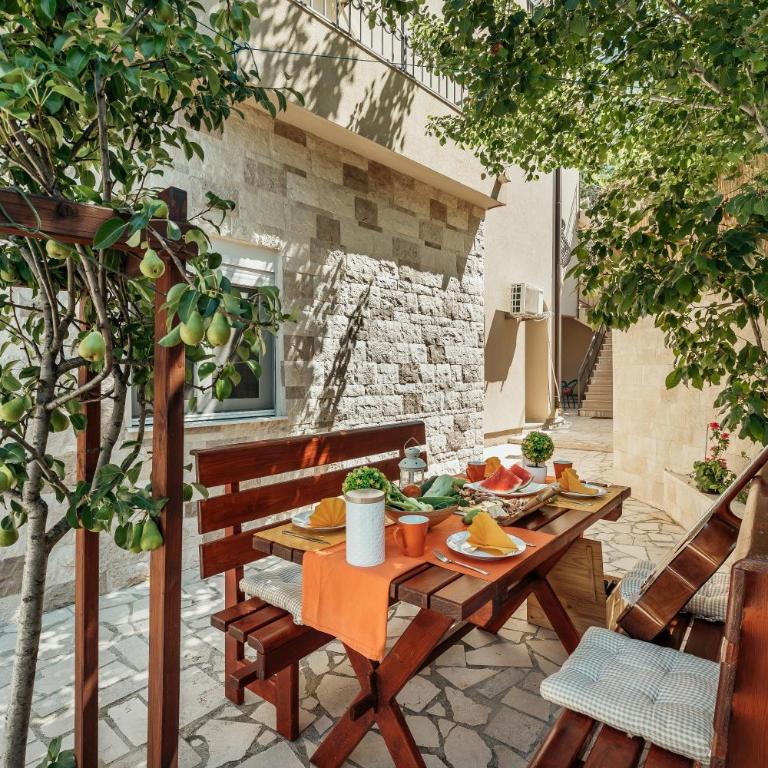 Apartments Ćosović - Studio with Terrace (3 Adults) - 4