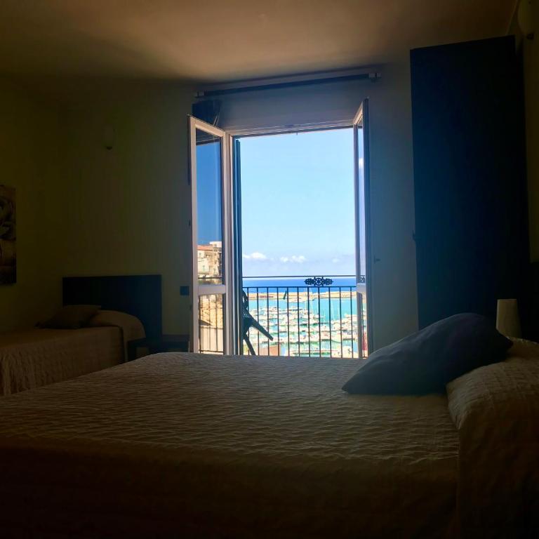 Castellammare Smart Rooms - Camera Quadrupla con Vista Mare - 5