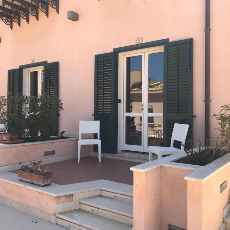 Castellammare Smart Rooms - Camera Matrimoniale con Patio - 3