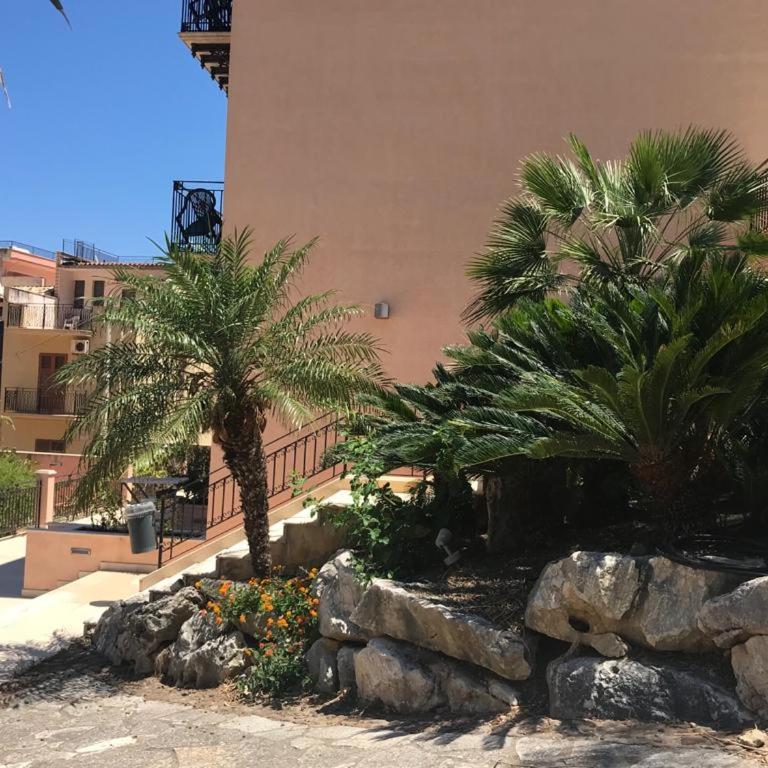 Castellammare Smart Rooms - Camera Quadrupla Classic - 3