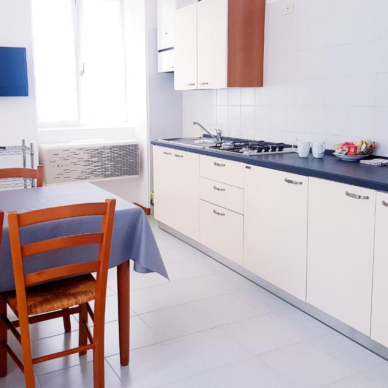 Casa Sandra Bertolini Appartamenti - Two-Bedroom Apartment (3 Adults) - 2